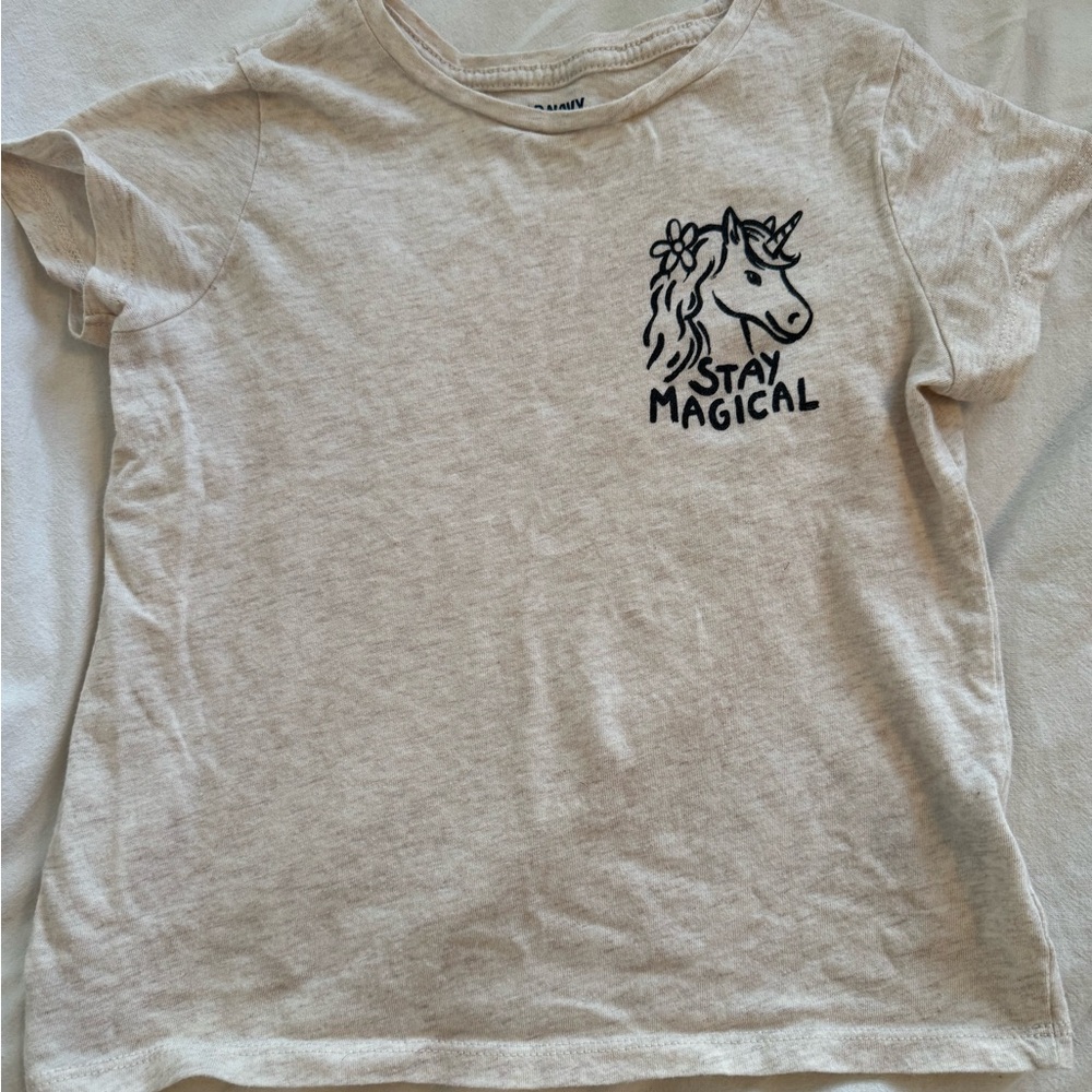 Girl’s unicorn tshirt